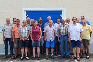 v.l.: Werner Senßfelder, Rudolf Drodt, Manfred Stiltz, Daniel Raiß, Erich Barthel, Helmut Senßfelder, Dagmar Kraus, Karl Metzger, Eckehard Grischke, Gerhardt Senßfelder, Wolfgang Büchs, Hans Funk, Karl Frey, Klaus Drodt, Wilhelm Krämer, Herbert Raiß, Erwi