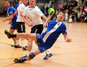 Jens Hrach kämpft sich durch - Foto von Armin Kübelbeck, www.hbz-da.de