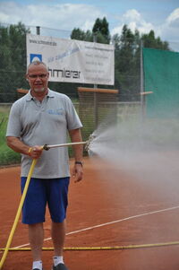 Ralf Schmierer macht schon mal nass...